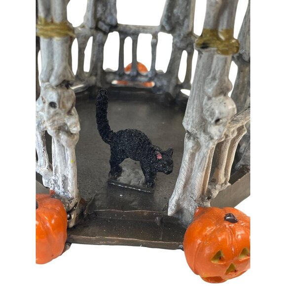 Spooky Town SKELETON GAZEBO Halloween Village Lemax 2019 Retired - Picture 8 of 8